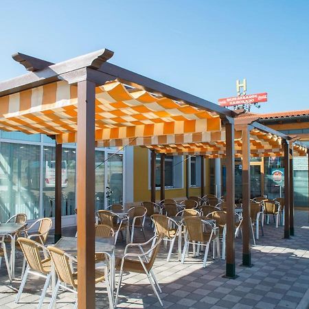 Hotel Camino Real Duenas Ngoại thất bức ảnh