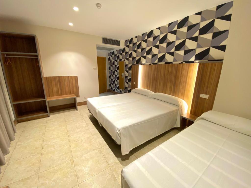 Hotel Camino Real Duenas Ngoại thất bức ảnh