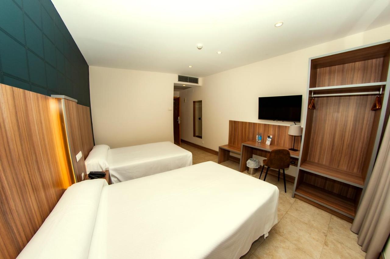 Hotel Camino Real Duenas Ngoại thất bức ảnh